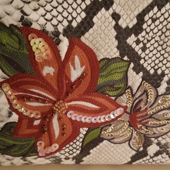 GUESS handbag - Picture 7 of 8